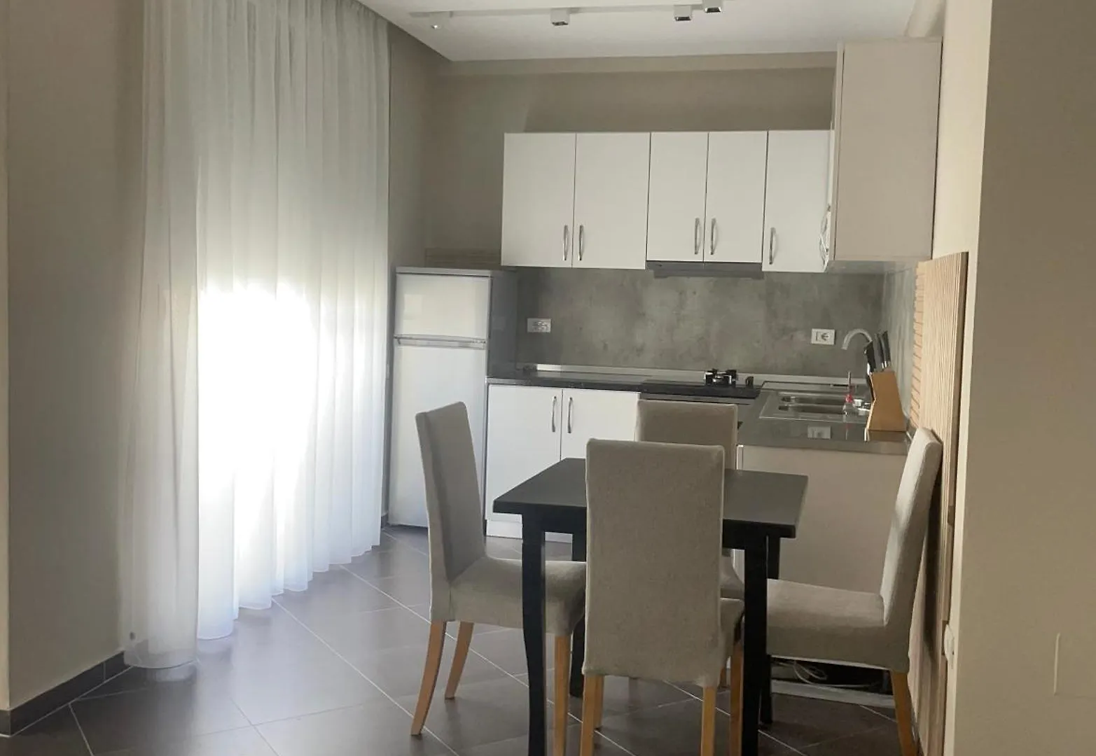 Hotel Nais Beach Durres 3*,