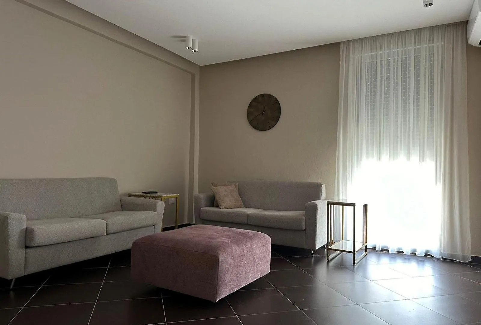***  Hotel Nais Beach Durrës Albania