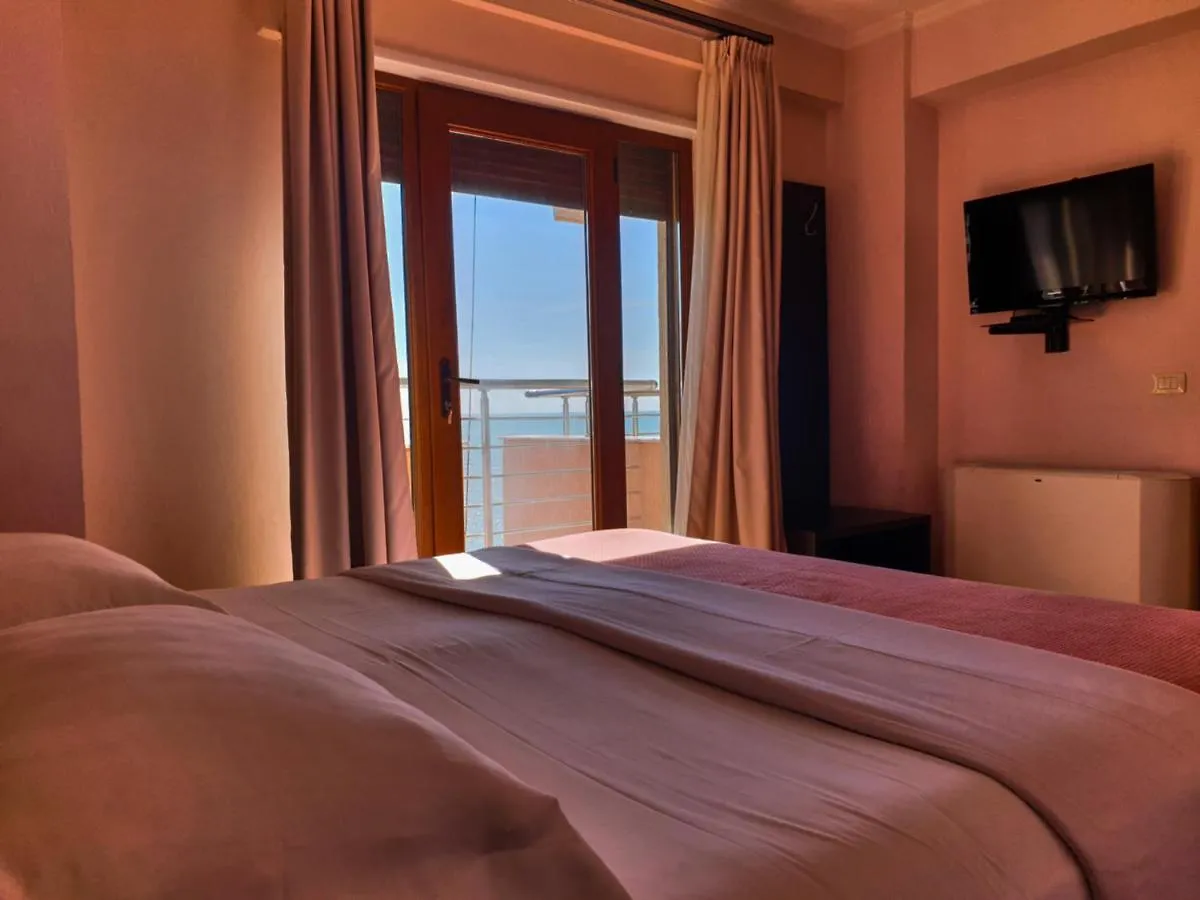 Hotel Nais Beach Durrës Albania