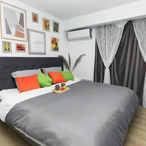 11 Steps' Lovely In The Center Apartment