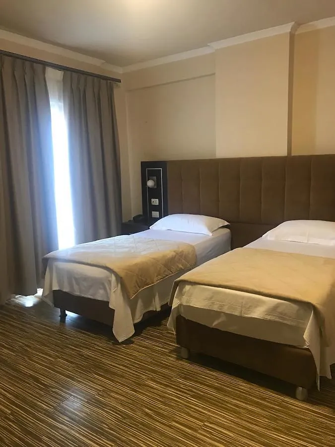Hotel Nais Beach دراس
