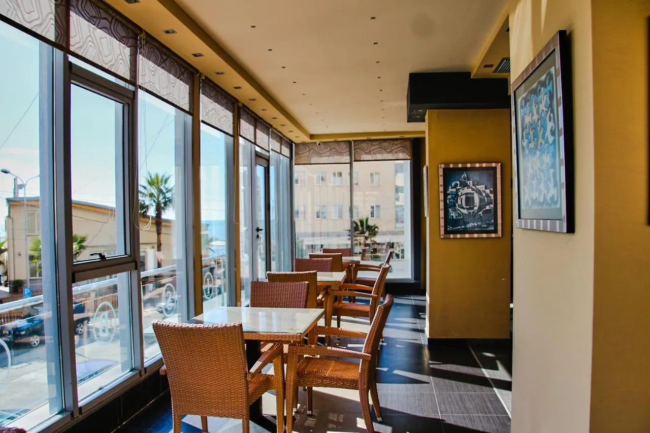 ***  Hotel Nais Beach دراس ألبانيا